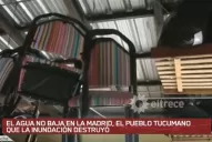 Video: en La Madrid colgaron los muebles del techo para evitar que se arruinen con el agua