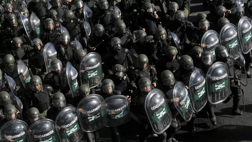 TENSIÓN. Personal de Gendarmería fue desplegada hacia los principales piquetes en los accesos a Buenos Aires. DYN