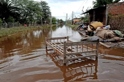 Catorce fotos de La Madrid, una semana después de la inundación