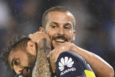 Boca despachó a Vélez y sigue su camino al título