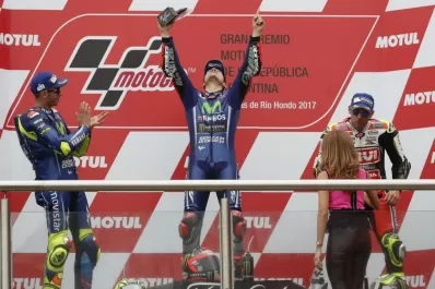 Maverick Viñales no transpiró para obtener el triunfo en Las Termas