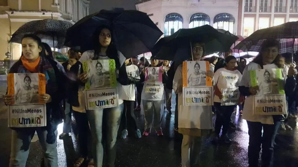 MARCHA EN TUCUMÁN. El sábado, las manifestantes pidieron justicia por Micaela en la Plaza Independencia. la gaceta