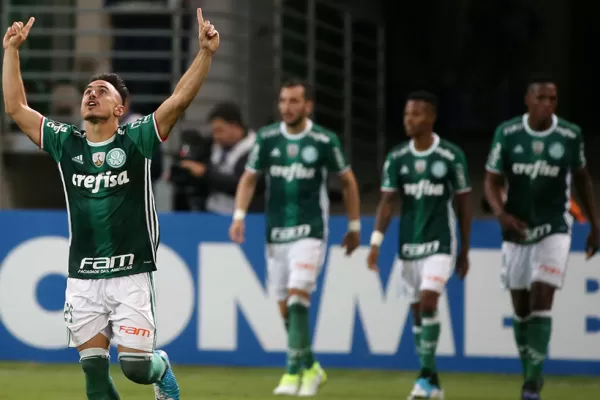 Palmeiras le ganó en la última jugada a Peñarol y se sigue liderando el grupo