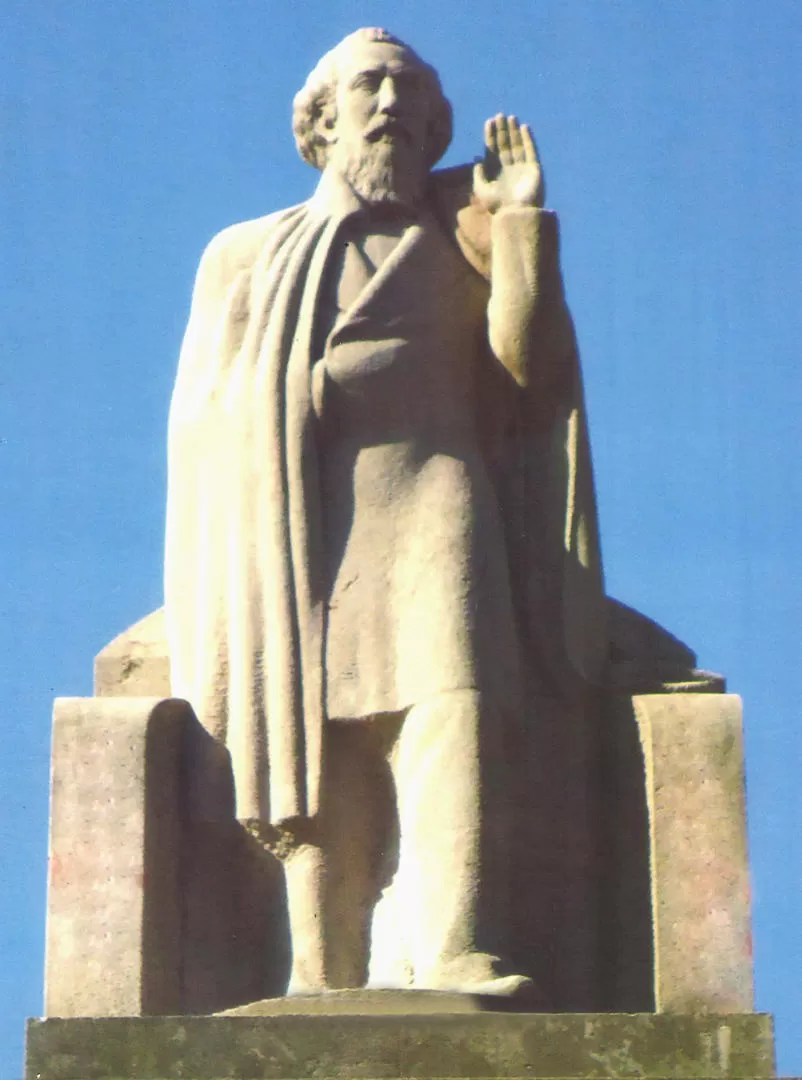 NICOLÁS AVELLANEDA. El monumento, obra de José Fioravanti, que se levanta desde 1935 en el parque Tres de Febrero. 