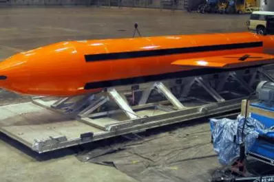 Así funciona MOAB, la poderosa bomba que EEUU lanzó sobre Afganistán