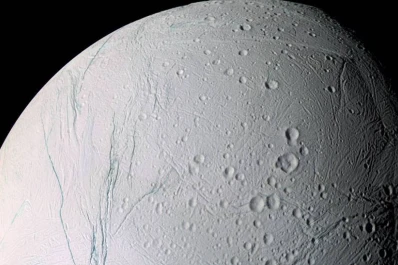 La NASA anunció que podría haber vida en una de las lunas heladas de Saturno