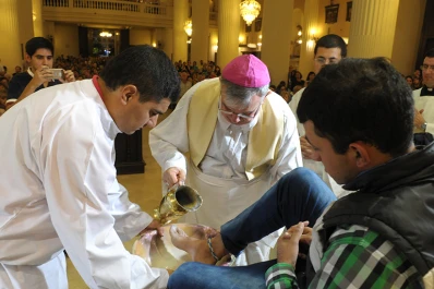 En la Catedral se llevó a cabo la ceremonia del lavatorio de los pies