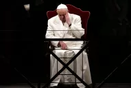 El papa Francisco recordó el sufrimiento de las víctimas de la guerra durante el Vía Crucis
