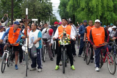 El Vía Crucis en bicicleta recorrió la ciudad de Santiago del Estero