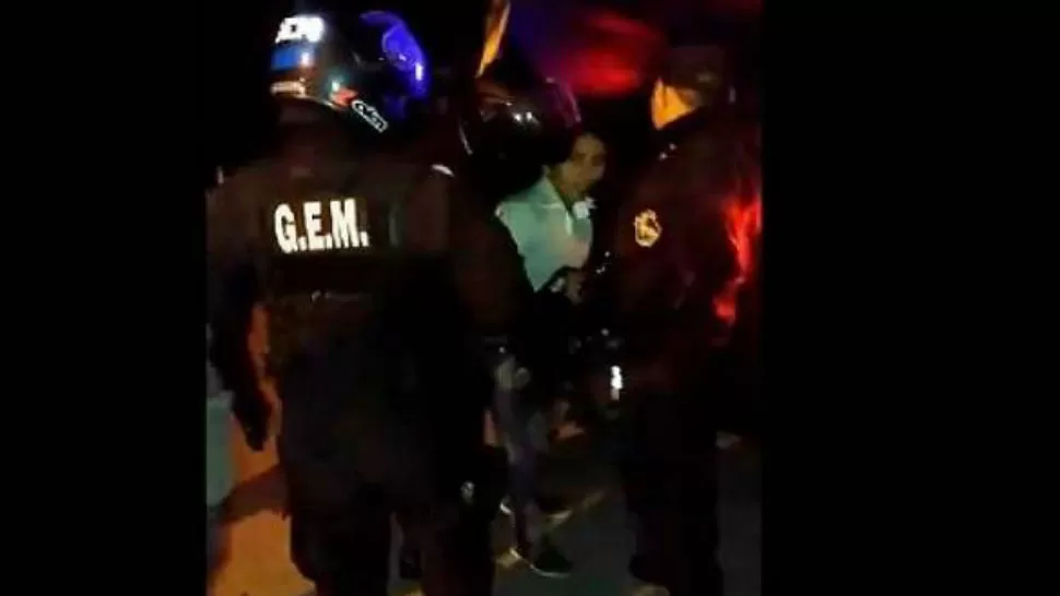 Escándalo en Jujuy: denuncian que policías entraron a un predio universitario y detuvieron a dos alumnos