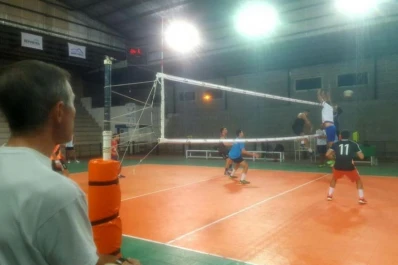 Con su público, Monteros Voley tiene más confianza