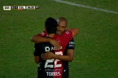 Colón venció a Quilmes y se mantiene en la lucha