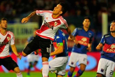 River ganó en Victoria y acortó distancias