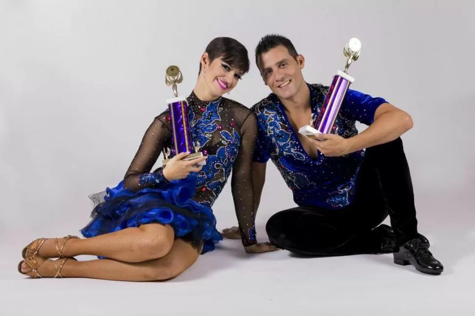 PREMIADOS. Soledad Martino y Diego Castro son actuales bicampeones mundiales de cha cha chá.  