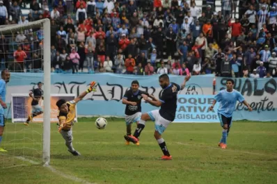 Marapa pegó primero y dejó la serie abierta ante Deportivo Aguilares