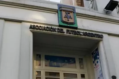 La AFA se comprometió a colaborar con el caso del hincha arrojado de la tribuna