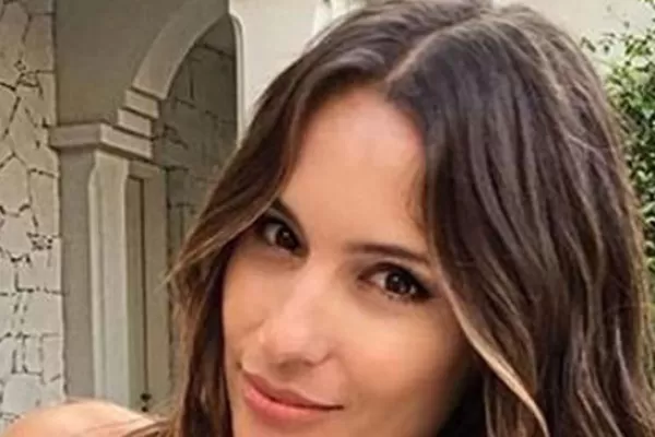 La foto de Pampita en la cama y a cara lavada
