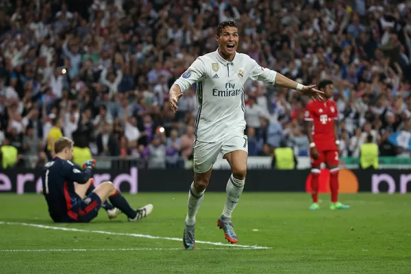 Un triplete Cristiano Ronaldo clasificó al Real Madrid a semifinales de la Champions