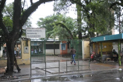 Hallan droga en una escuela ubicada a la par de la seccional 11