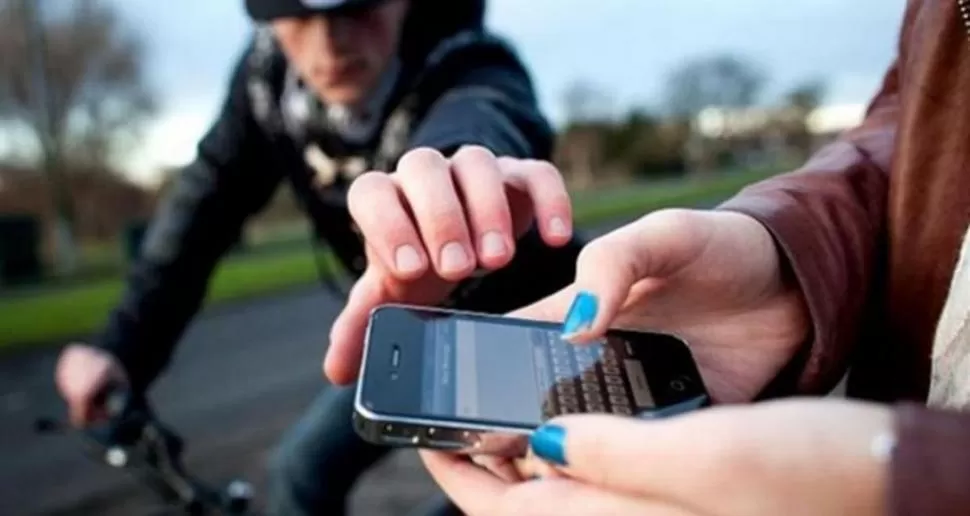 EN EL PAÍS. Según las autoridades del área de Seguridad de la Nación se roban más de 4.000 celulares por día. 