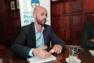 Aeropuerto cerrado: Dietrich confirmó que los pasajeros deberán pagarse el traslado a Termas