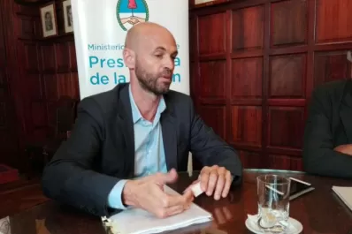 Aeropuerto cerrado: Dietrich confirmó que los pasajeros deberán pagarse el traslado a Termas