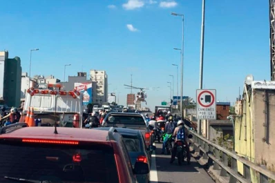 Pity Álvarez se accidentó con su moto y tuvo que ser trasladado en un helicóptero