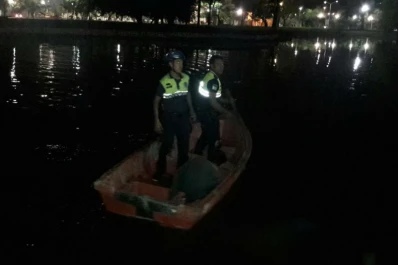 Robó un celular y se arrojó al lago San Miguel para escapar: lo atrapó la Policía en un bote