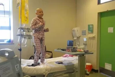 Tiene cáncer, bailó Despacito y emocionó hasta a Luis Fonsi