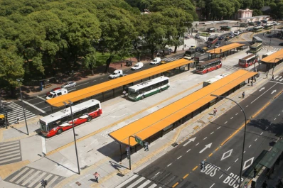 Anunciaron la construcción del Metrobus en Tucumán: ¿qué es y cómo funcionaría?