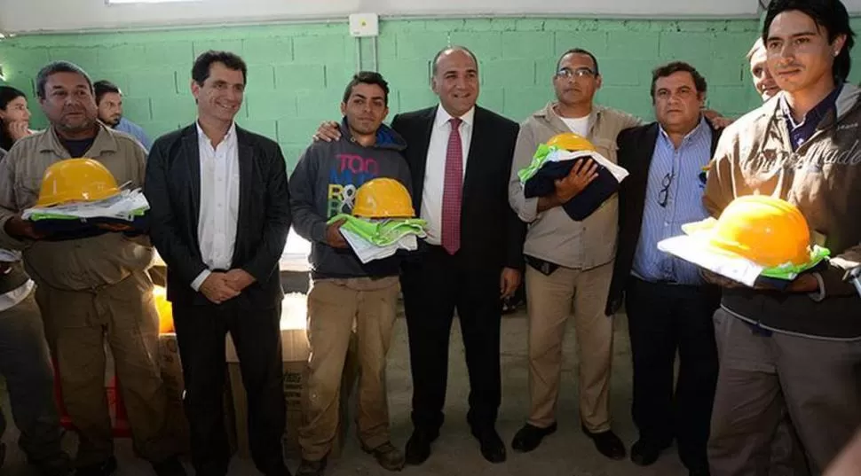 EN LULES. Manzur, Yedlin y el intendente Luis Gallia dejaron inaugurado un polo productivo del Argentina Trabaja. secretaria de comunicacion pública tucuman