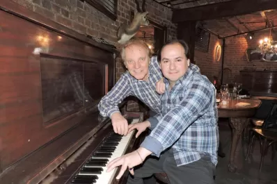 “Antes los veía desde la platea, ahora puedo cantar con ellos”