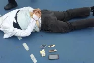 Atraparon a 11 barras de Racing que tenían armas y municiones