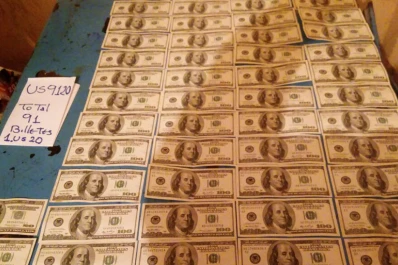 La Policía secuestró decenas de miles de pesos, euros y 9.000 dólares que eran trasladados en una camioneta