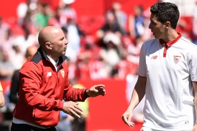 El presidente de Sevilla reconoció que Sampaoli tiene una oferta de la AFA