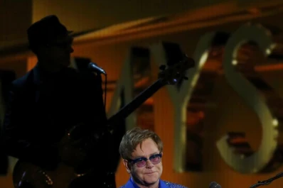 Elton John sufre una peligrosa infección