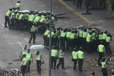 Suman 32 los muertos en Venezuela durante las protestas contra el régimen de Nicolás Maduro