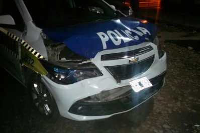 Robo, persecución y accidente en la noche de El Bajo