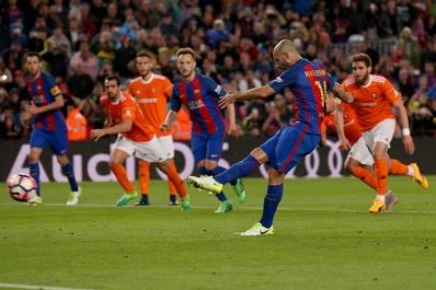 Y en el partido 319 se hizo la luz para Mascherano