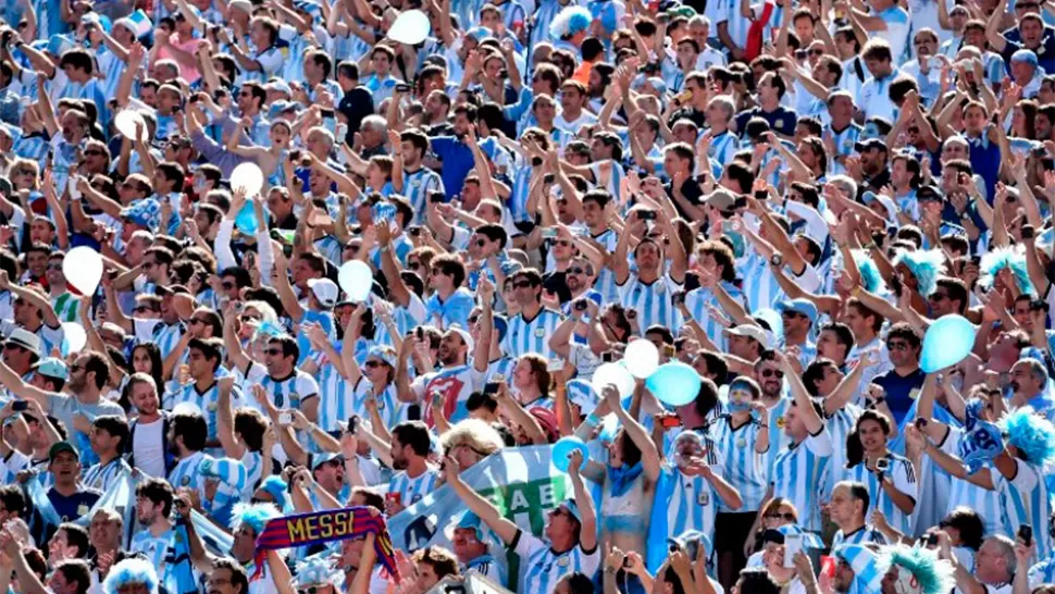 La FIFA castigó a la AFA por cantos discriminatorios de la hinchada argentina