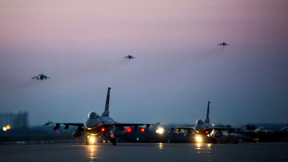 AVIONES MILITARES. Aeronaves estadounidenses, en un base de Corea del Sur. REUTERS