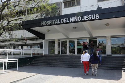 Un hombre de 61 años condenado a prisión perpetua fue acusado de abusar de una niña