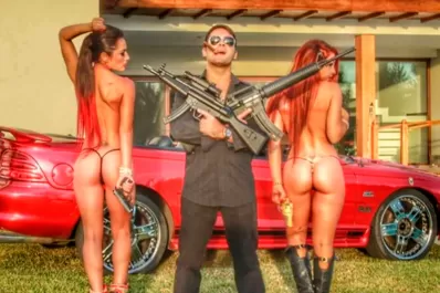 El perfil del detenido por las picadas en la avenida 9 de Julio: fiestero, fierrero, excéntrico