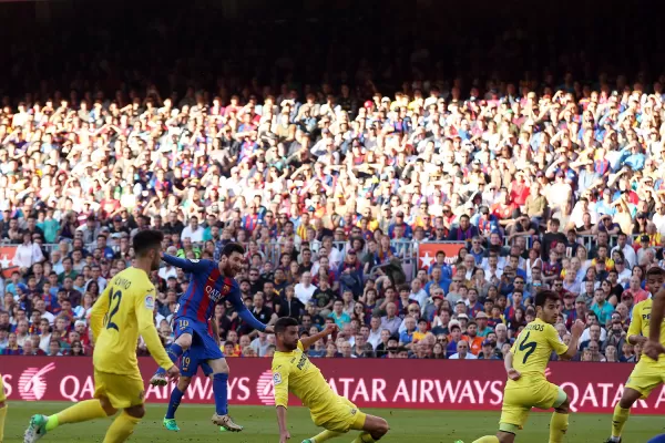 Barcelona goleó 4-1 al Villarreal y se mantiene en la punta del campeonato