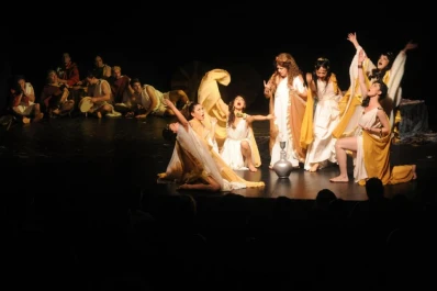 Clásico griego por el Teatro Estable