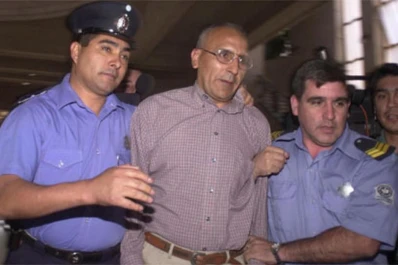 Un condenado a perpetua habría abusado de una menor en la casa donde cumplía arresto domiciliario