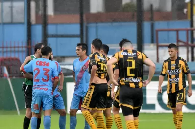 La lluvia obligó a suspender el duelo entre Arsenal y Olimpo