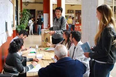Los estudiantes universitarios eligen mañana a sus consejeros directivos