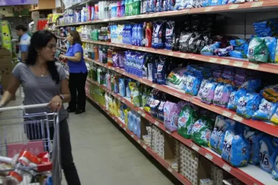Los supermercadistas admiten que los precios no bajan, sino que crecen a un ritmo menor