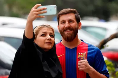 Al doble iraní de Messi no lo dejaron entrar a su casa cuando el argentino le hizo el gol a Irán